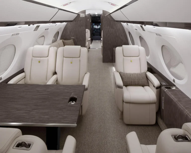 Avcon-Jet_Gulfstream_G650ER_9H-MFC_interior 2