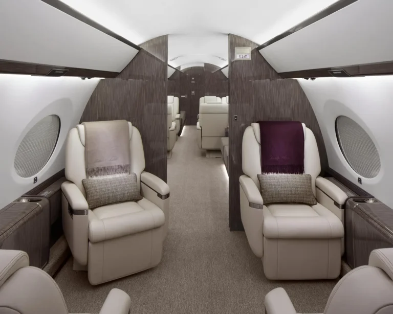 Avcon-Jet_Gulfstream_G650ER_9H-MFC_interior 6